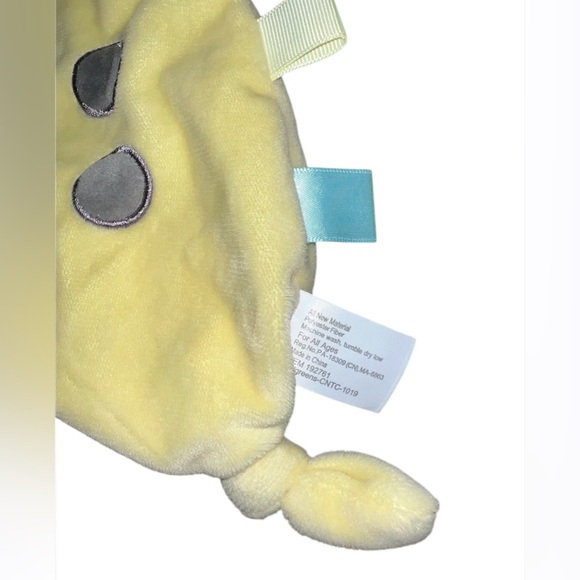 Walgreens Yellow Moon & Stars Giraffe Knotted Security Blanket Lovey Satin Tags
